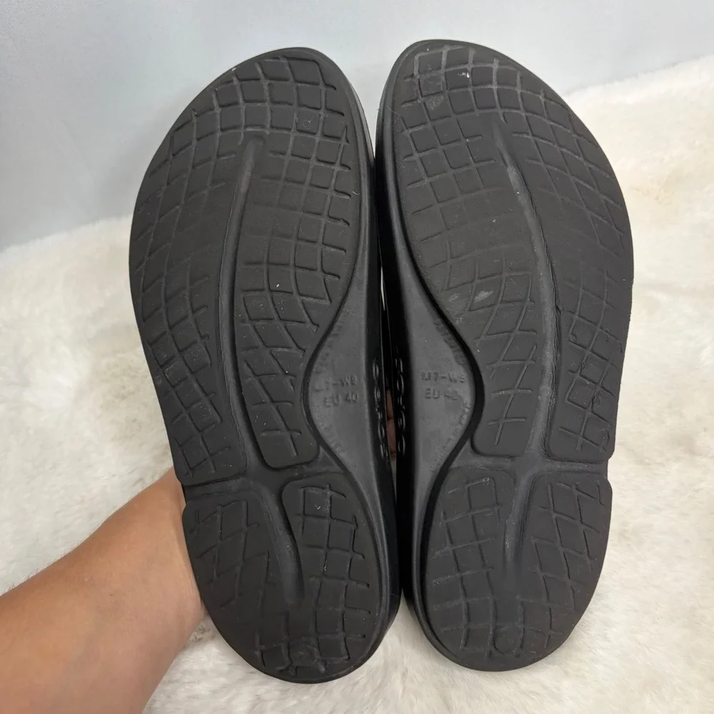 OOFOS OOahh Black Recovery Slide Sandals Mens 7 Womens 9 EU 40 Arch Support